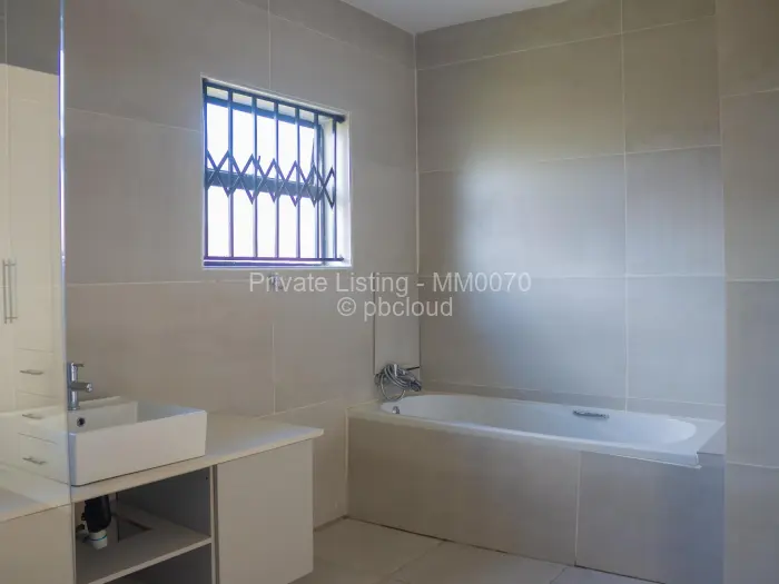 4 Bedroom House to Rent in Rockview, Harare