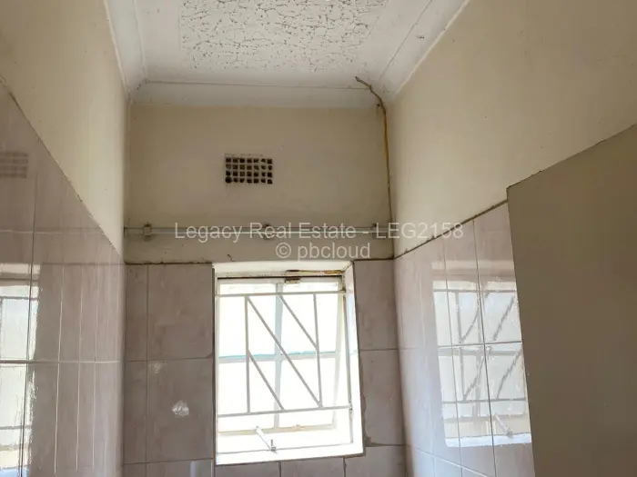 3 Bedroom House to Rent in Mainway Meadows
