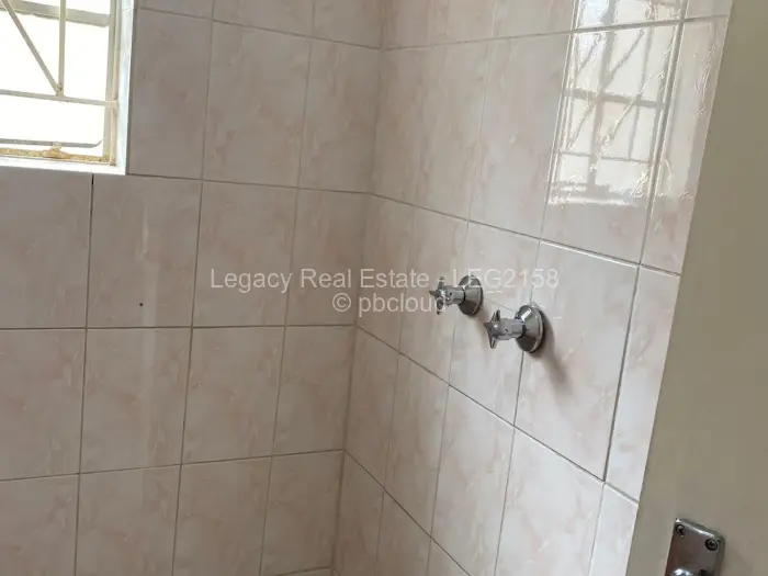 3 Bedroom House to Rent in Mainway Meadows