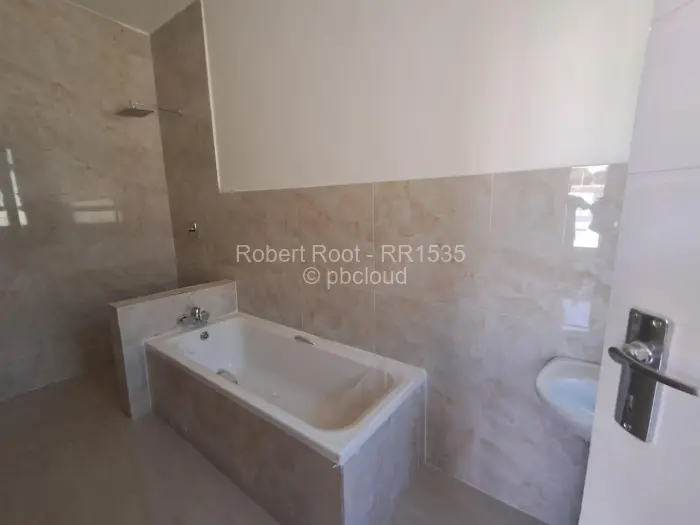 Townhouse/Cluster to Rent in Marlborough