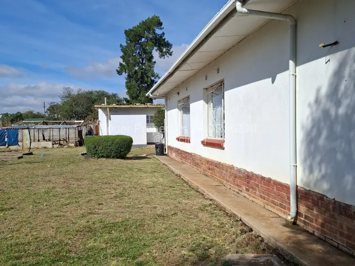 3 Bedroom House for Sale in Killarney, Bulawayo