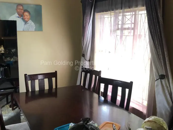 4 Bedroom House to Rent in Ashdown Park