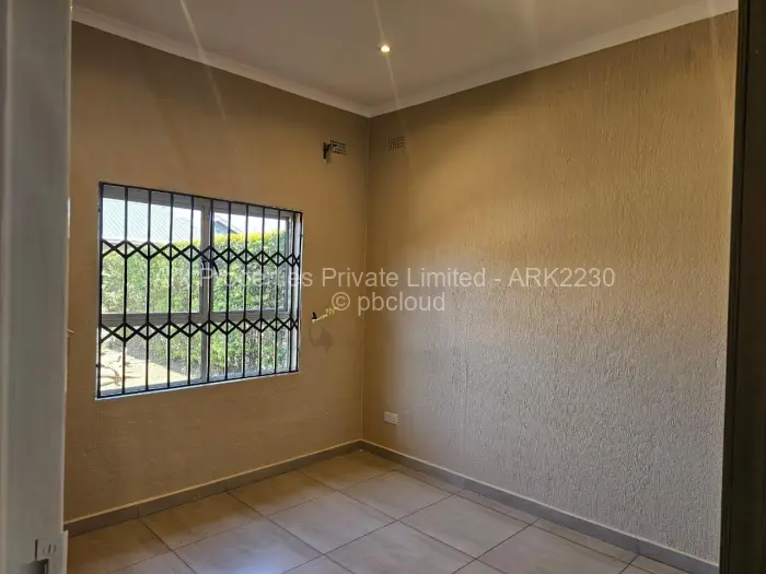 Townhouse/Cluster to Rent in Newlands