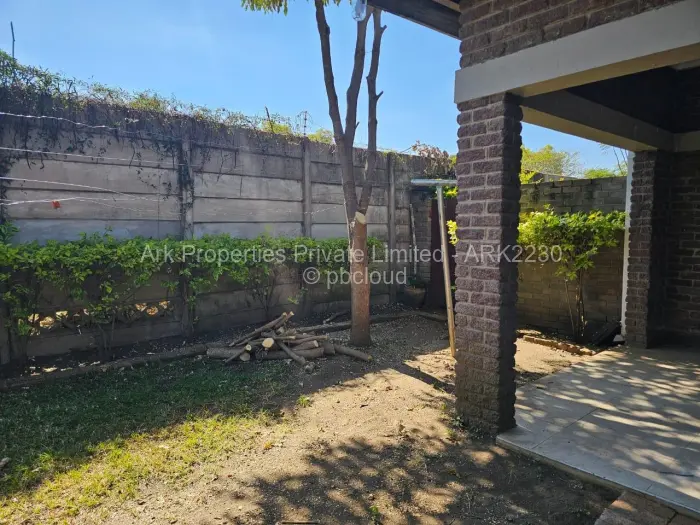Townhouse/Cluster to Rent in Newlands