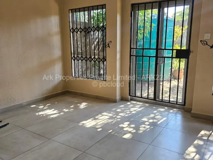 Townhouse/Cluster to Rent in Newlands