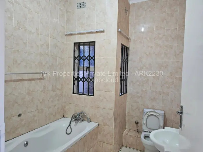 Townhouse/Cluster to Rent in Newlands