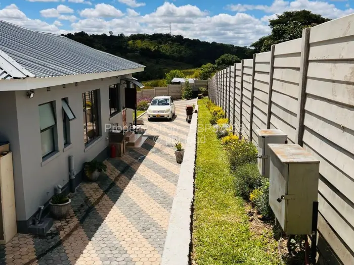 3 Bedroom Cottage/Garden Flat to Rent in Glen Lorne