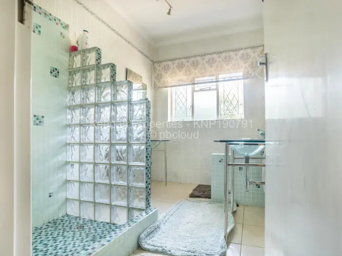 5 Bedroom House for Sale in Highlands, Harare