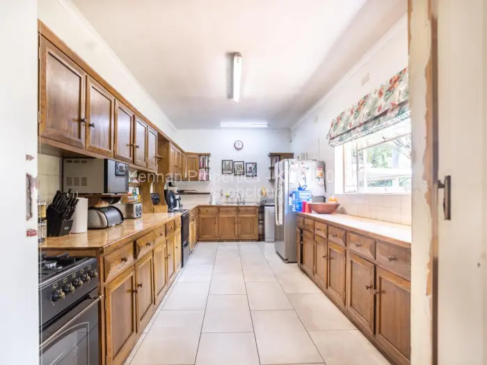 5 Bedroom House for Sale in Highlands, Harare