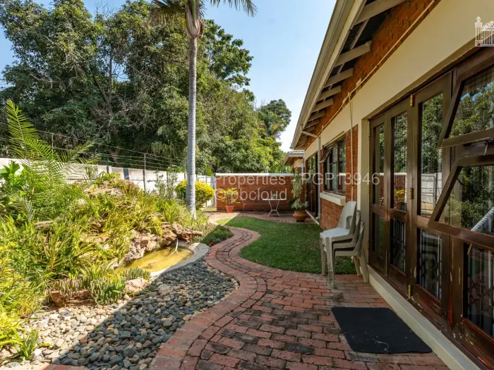 Townhouse/Cluster to Rent in Newlands