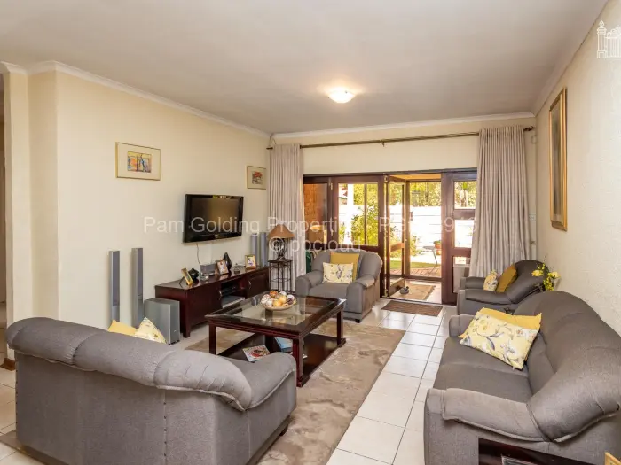 Townhouse/Cluster to Rent in Newlands