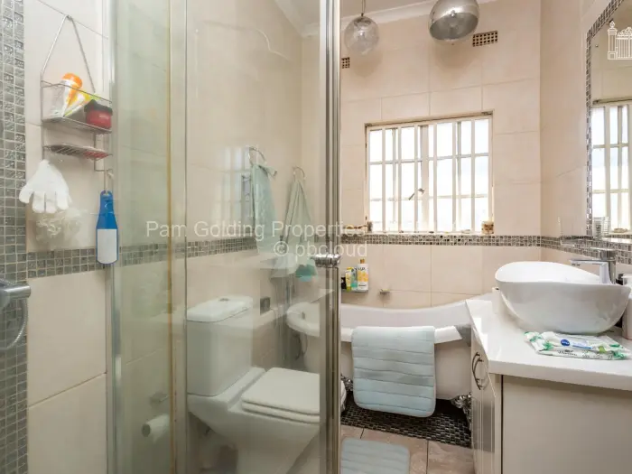 Townhouse/Cluster to Rent in Newlands