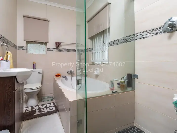 4 Bedroom House to Rent in Mount Pleasant