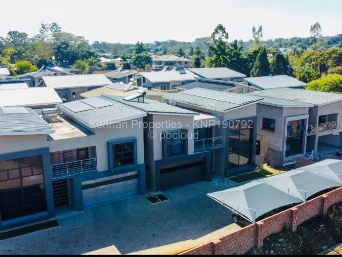 Townhouse/Cluster for Sale in Highlands, Harare