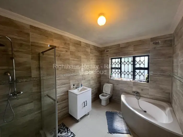 3 Bedroom House to Rent in Greendale North