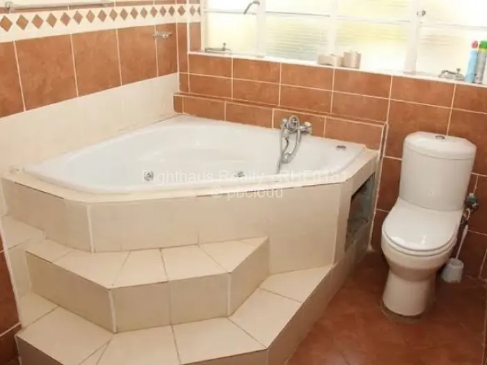 5 Bedroom House to Rent in Ballantyne Park