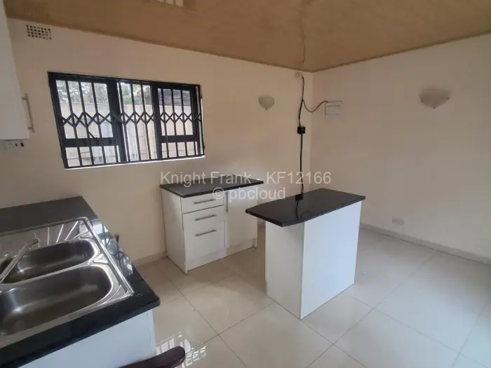 4 Bedroom House to Rent in Bluff Hill