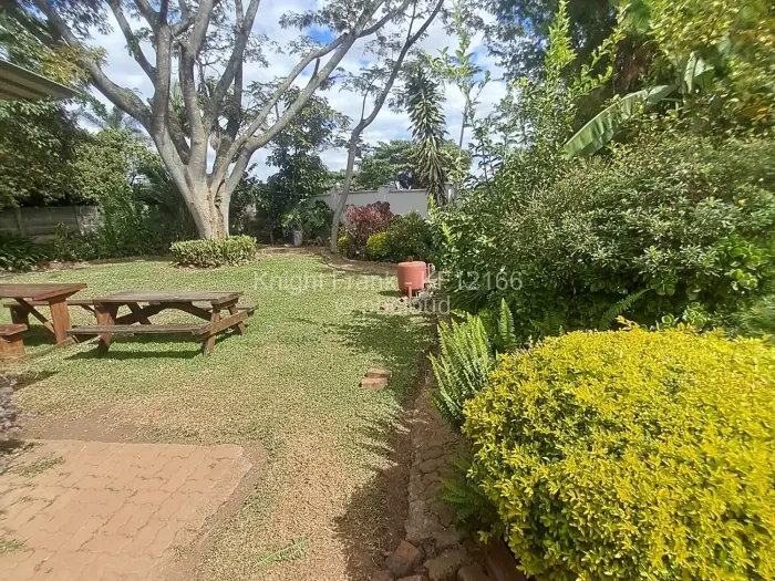 4 Bedroom House to Rent in Bluff Hill