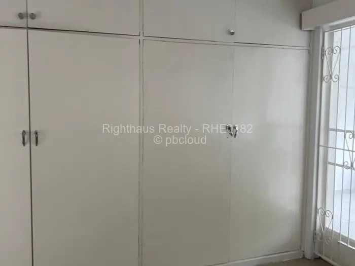 Flat/Apartment to Rent in Avondale