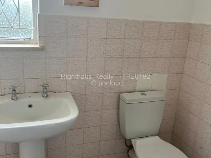 Flat/Apartment to Rent in Avondale