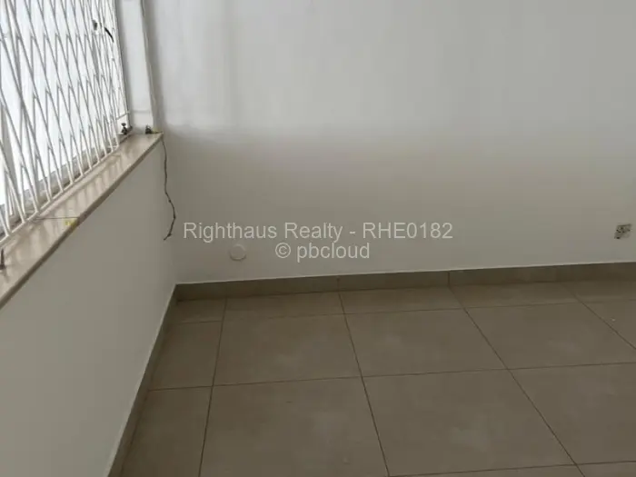 Flat/Apartment to Rent in Avondale