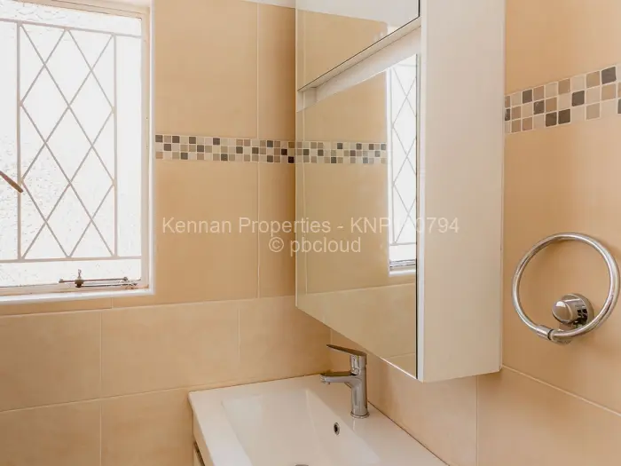 Flat/Apartment to Rent in Avondale