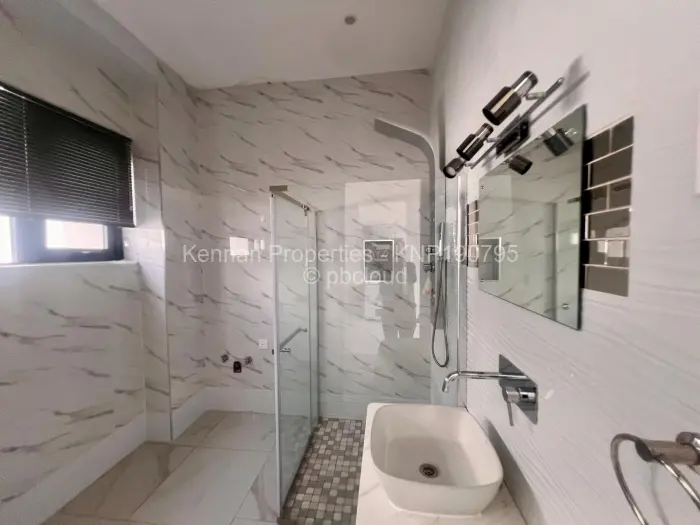 Flat/Apartment to Rent in Borrowdale West