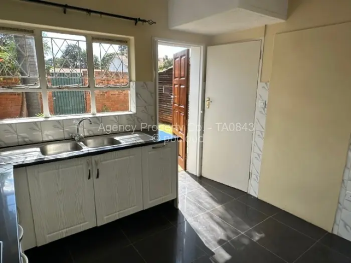 Flat/Apartment to Rent in Avondale