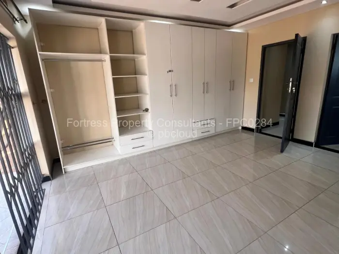 3 Bedroom House to Rent in Emerald Hill