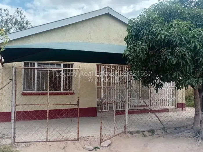 4 Bedroom House to Rent in Bluff Hill