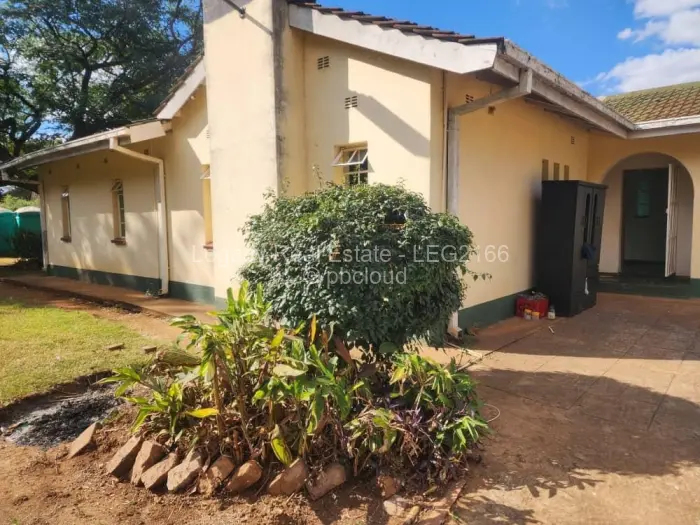 4 Bedroom House to Rent in Bluff Hill
