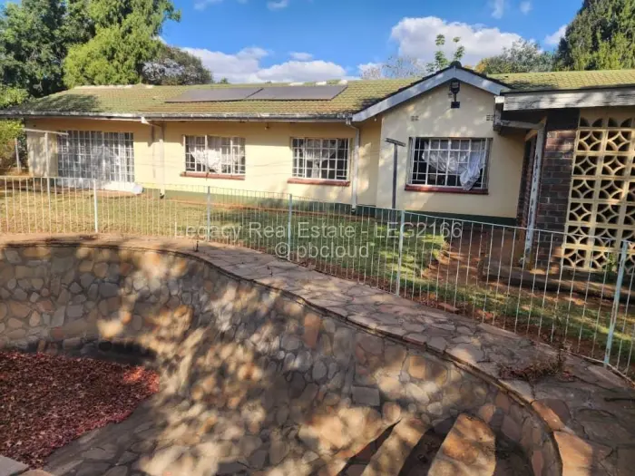 4 Bedroom House to Rent in Bluff Hill