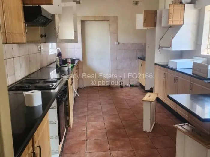 4 Bedroom House to Rent in Bluff Hill