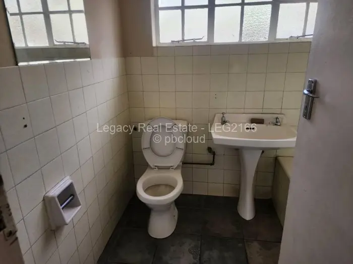 4 Bedroom House to Rent in Bluff Hill