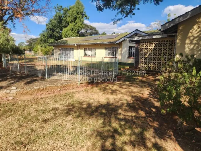 4 Bedroom House to Rent in Bluff Hill