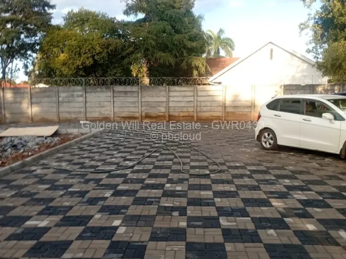 3 Bedroom House to Rent in Milton Park