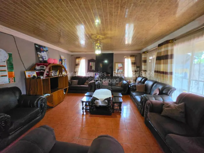 4 Bedroom House for Sale in Mainway Meadows, Harare