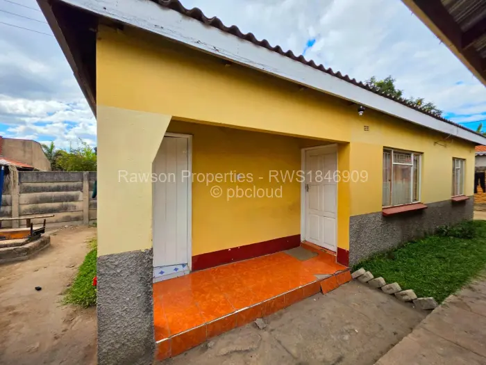 4 Bedroom House for Sale in Mainway Meadows, Harare