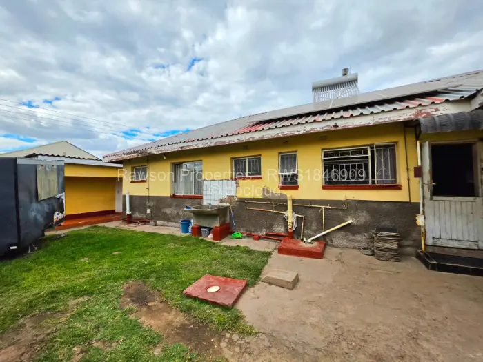4 Bedroom House for Sale in Mainway Meadows, Harare