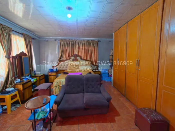 4 Bedroom House for Sale in Mainway Meadows, Harare