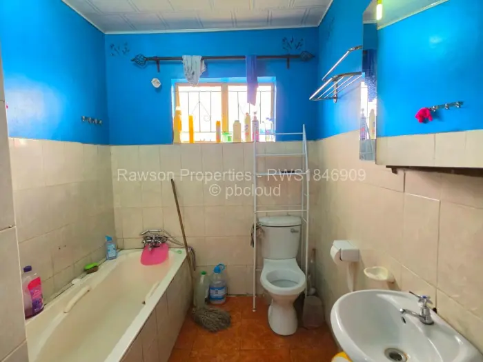 4 Bedroom House for Sale in Mainway Meadows, Harare