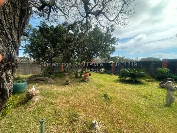 6 Bedroom House for Sale in Burnside, Bulawayo