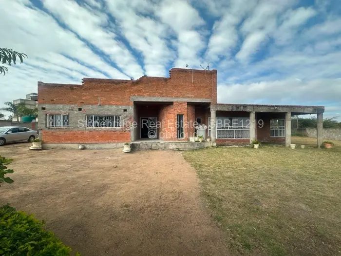 6 Bedroom House for Sale in Burnside, Bulawayo