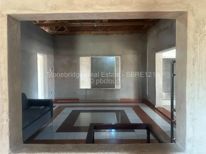 6 Bedroom House for Sale in Burnside, Bulawayo