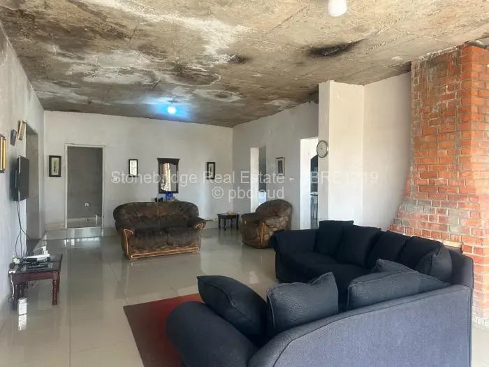 6 Bedroom House for Sale in Burnside, Bulawayo
