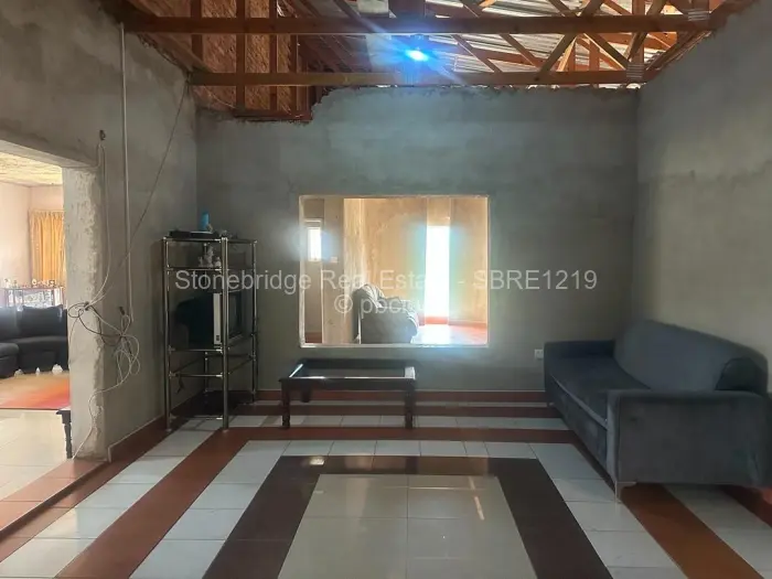 6 Bedroom House for Sale in Burnside, Bulawayo