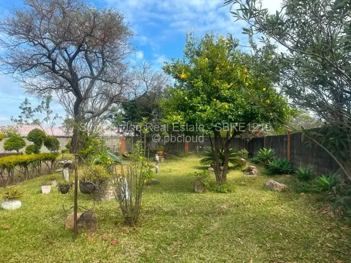 6 Bedroom House for Sale in Burnside, Bulawayo