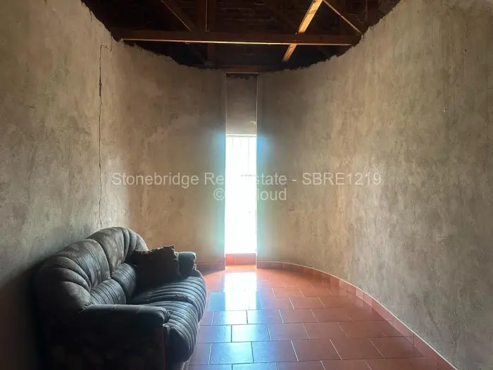 6 Bedroom House for Sale in Burnside, Bulawayo