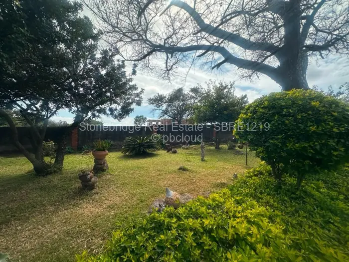 6 Bedroom House for Sale in Burnside, Bulawayo