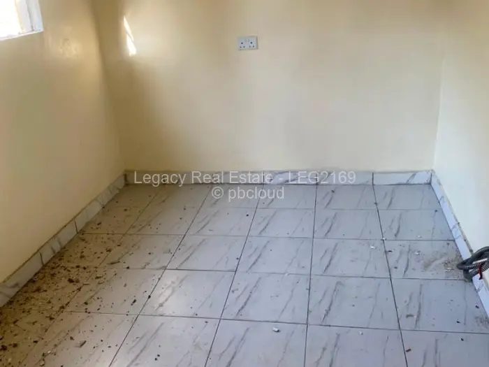 2 Bedroom House to Rent in Highfield, Harare